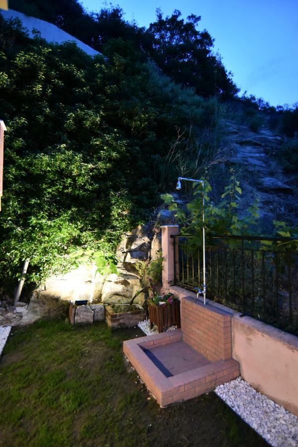 Searockhouse Villa ปาเลออน ซิฟลิคิออน ภายนอก รูปภาพ
